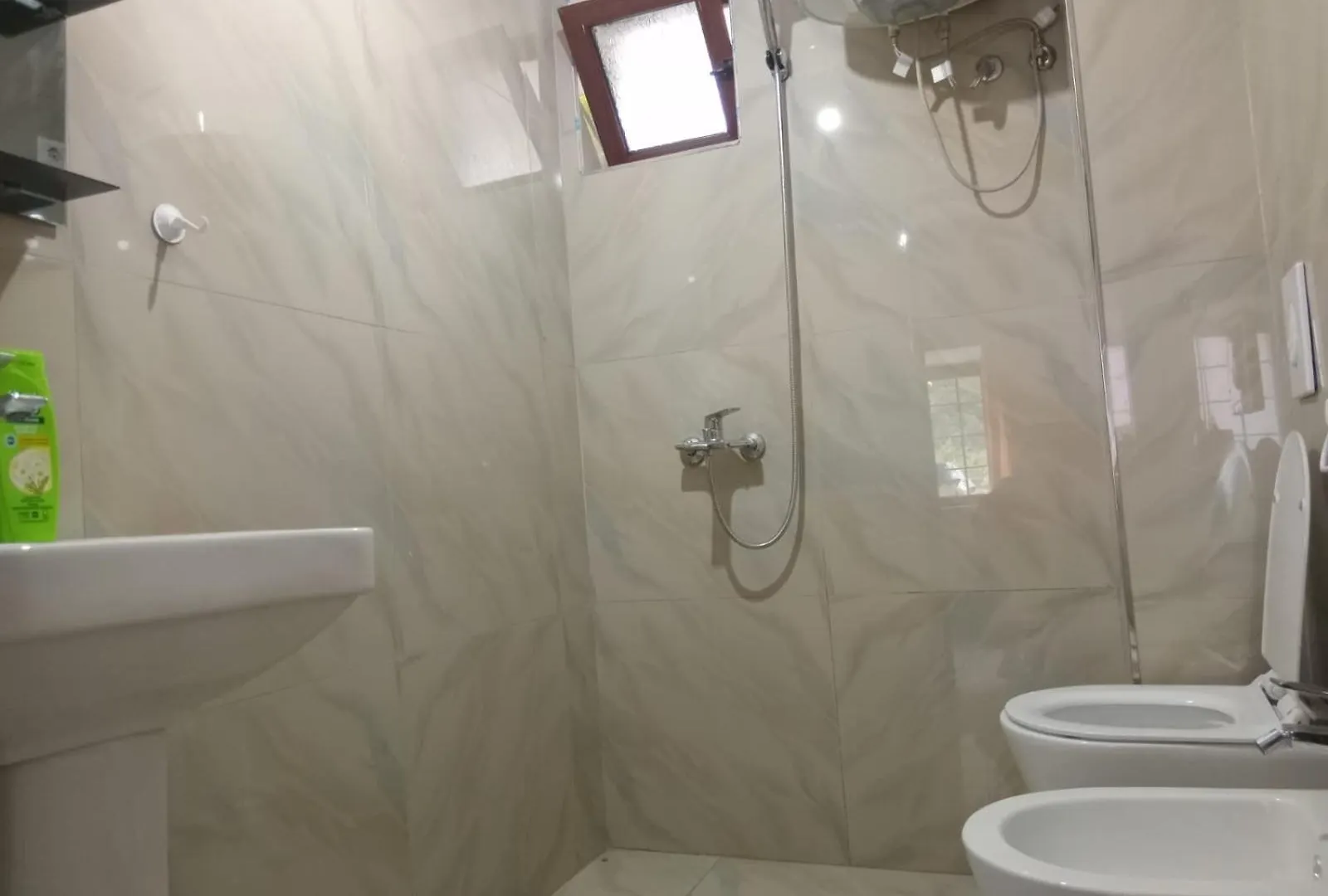 Kulla E Lulash Keqit Theth Guest house